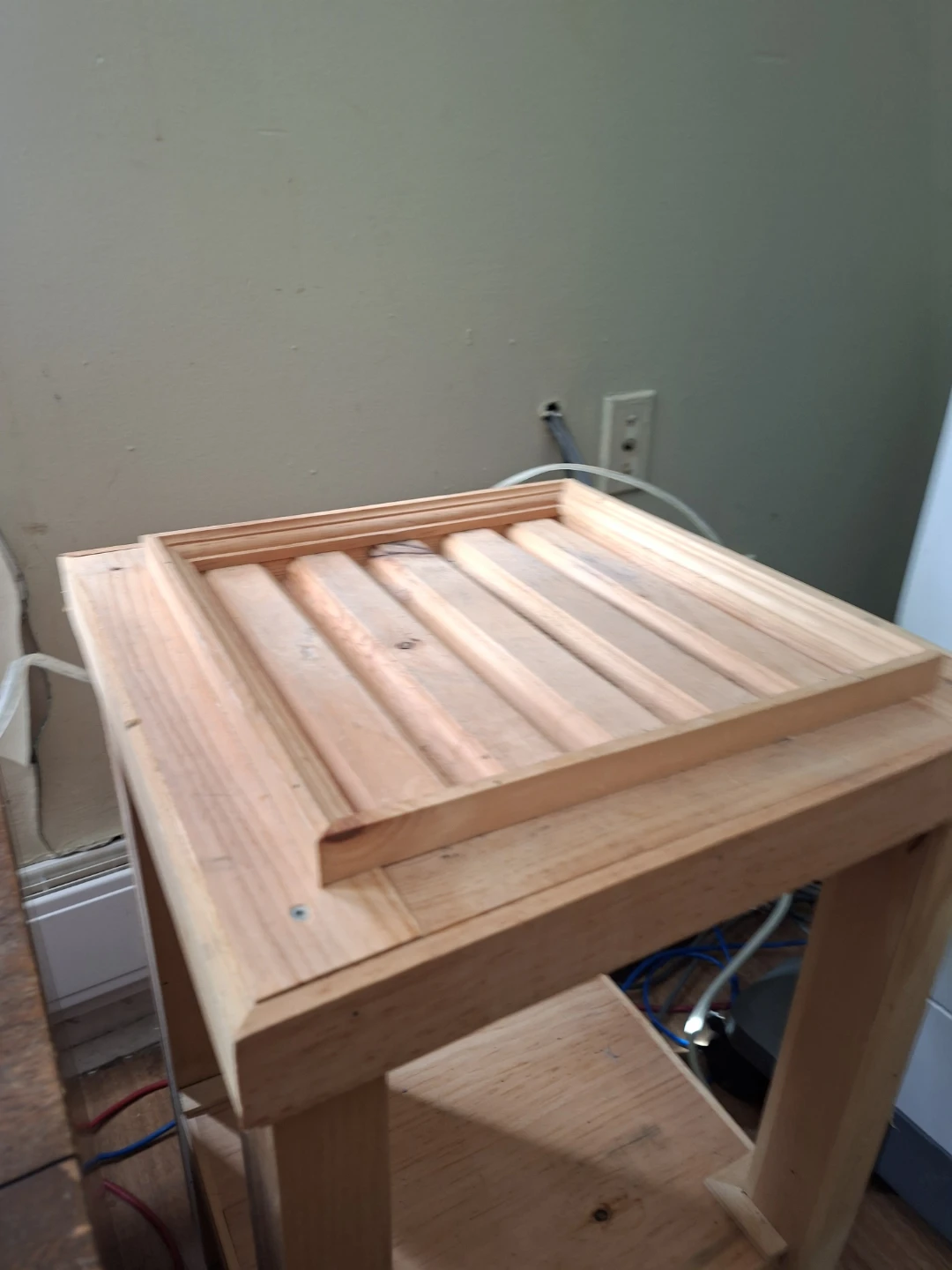 *** Wooden Stand/Table *** - photo 3