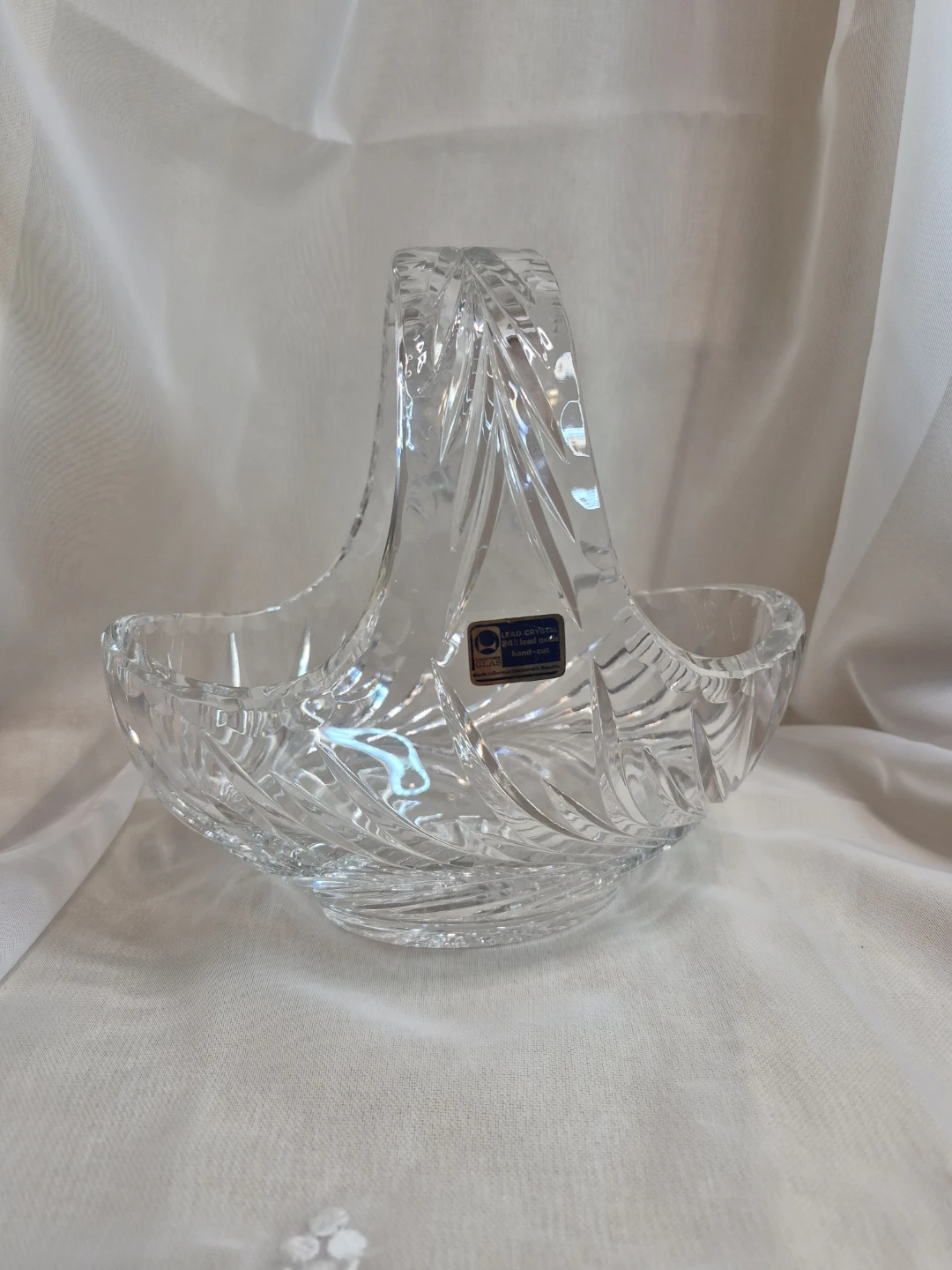 Beautiful Vintage Crystal 8" x 8" x 5" Basket with Wave Patern