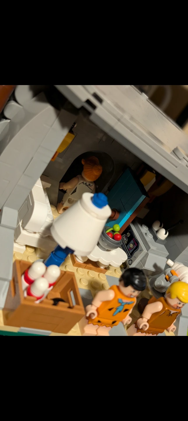 Retired LEGO The Flintstones Set - photo 5