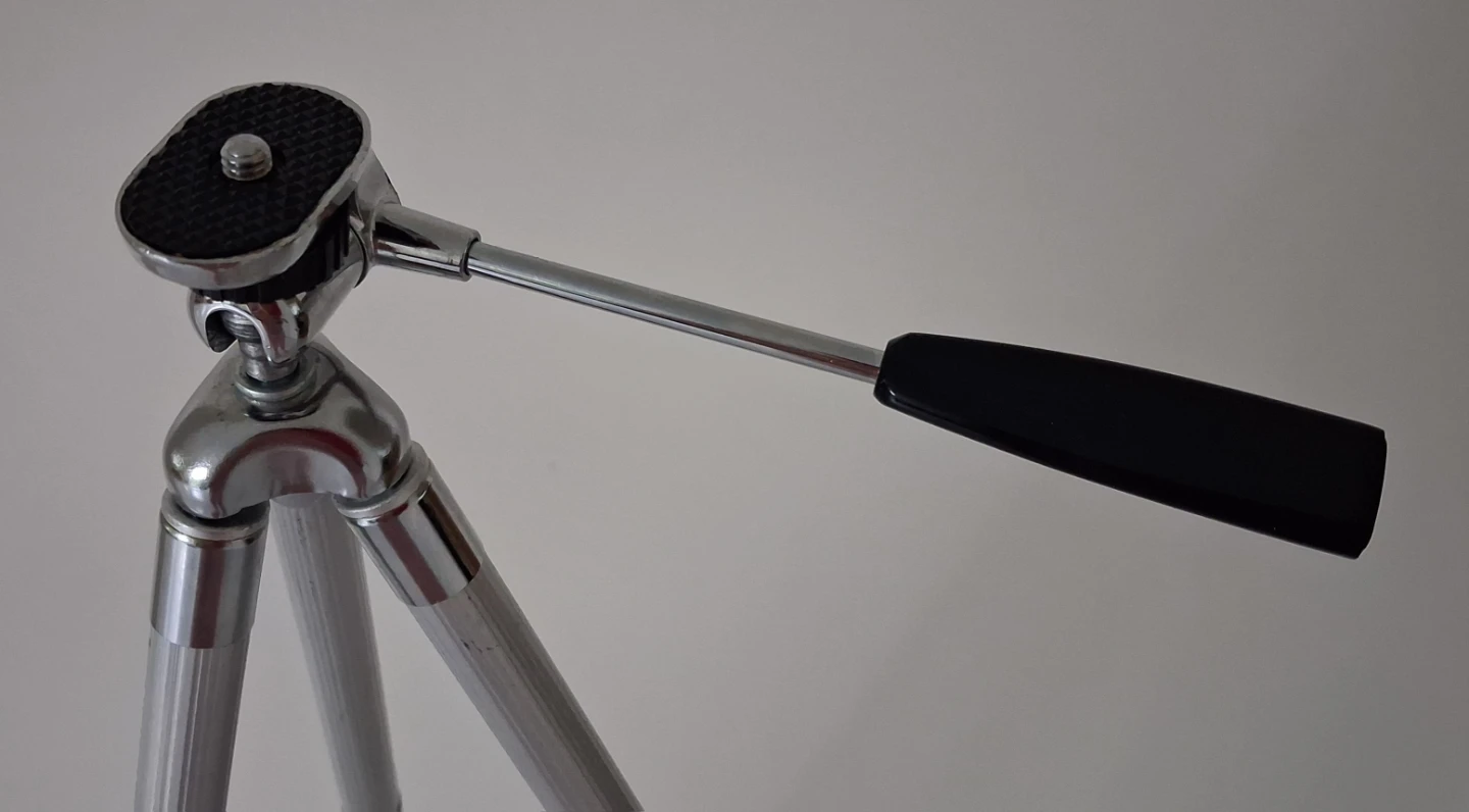 Vintage Tabletop Tripod with Carrying Case - photo 4