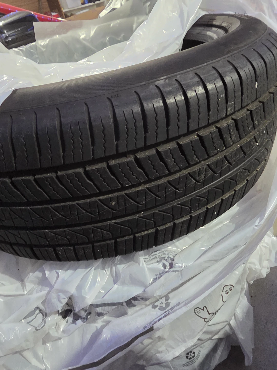 Pirelli All Season Tire 225/50R17
