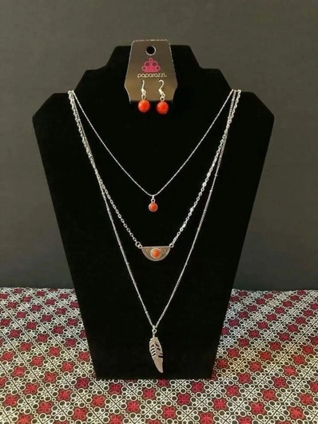 Paparazzi Jewelry Set - Necklace and Earrings