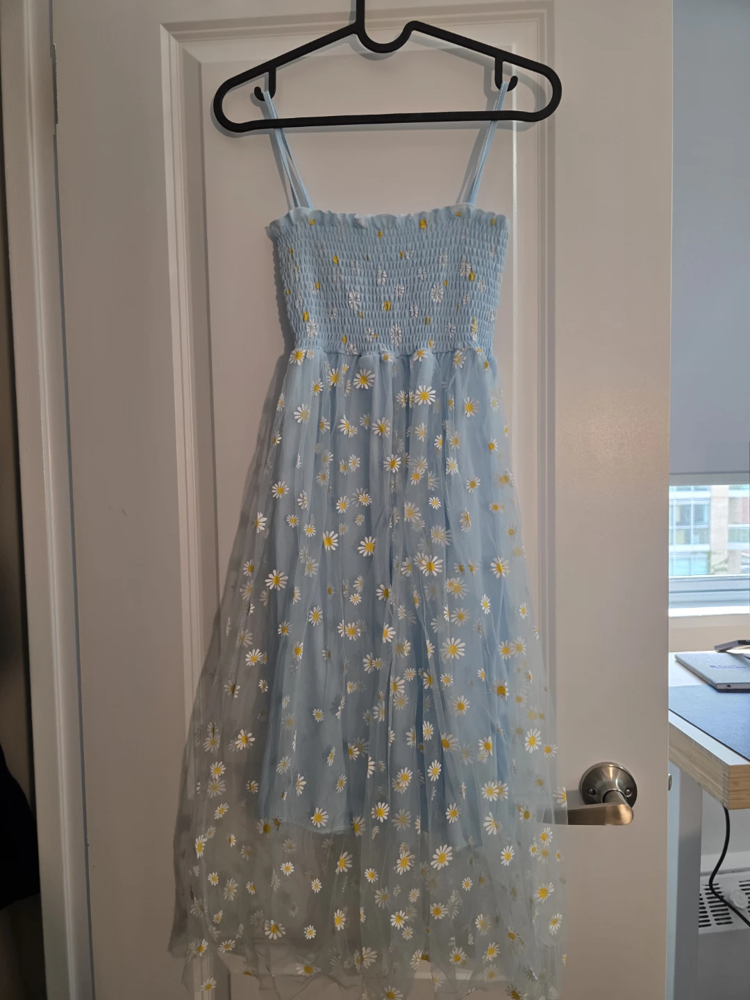 Light blue dress with daisy prints - photo 2