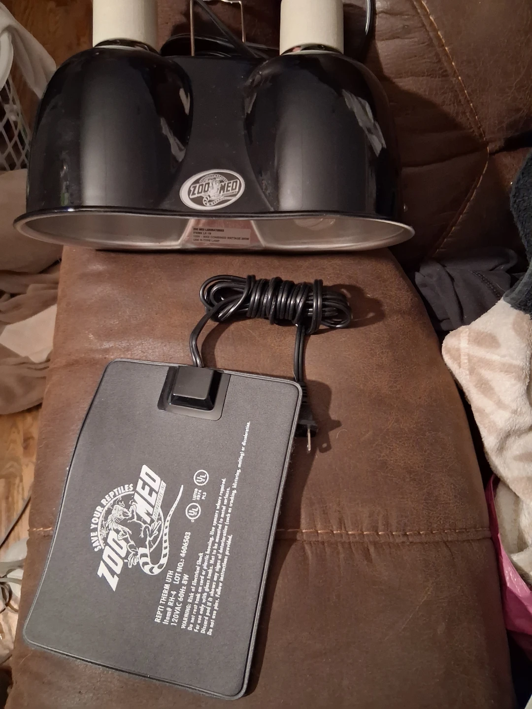 Zoo Med Dual Lamp Fixture & Heat Mat - photo 2