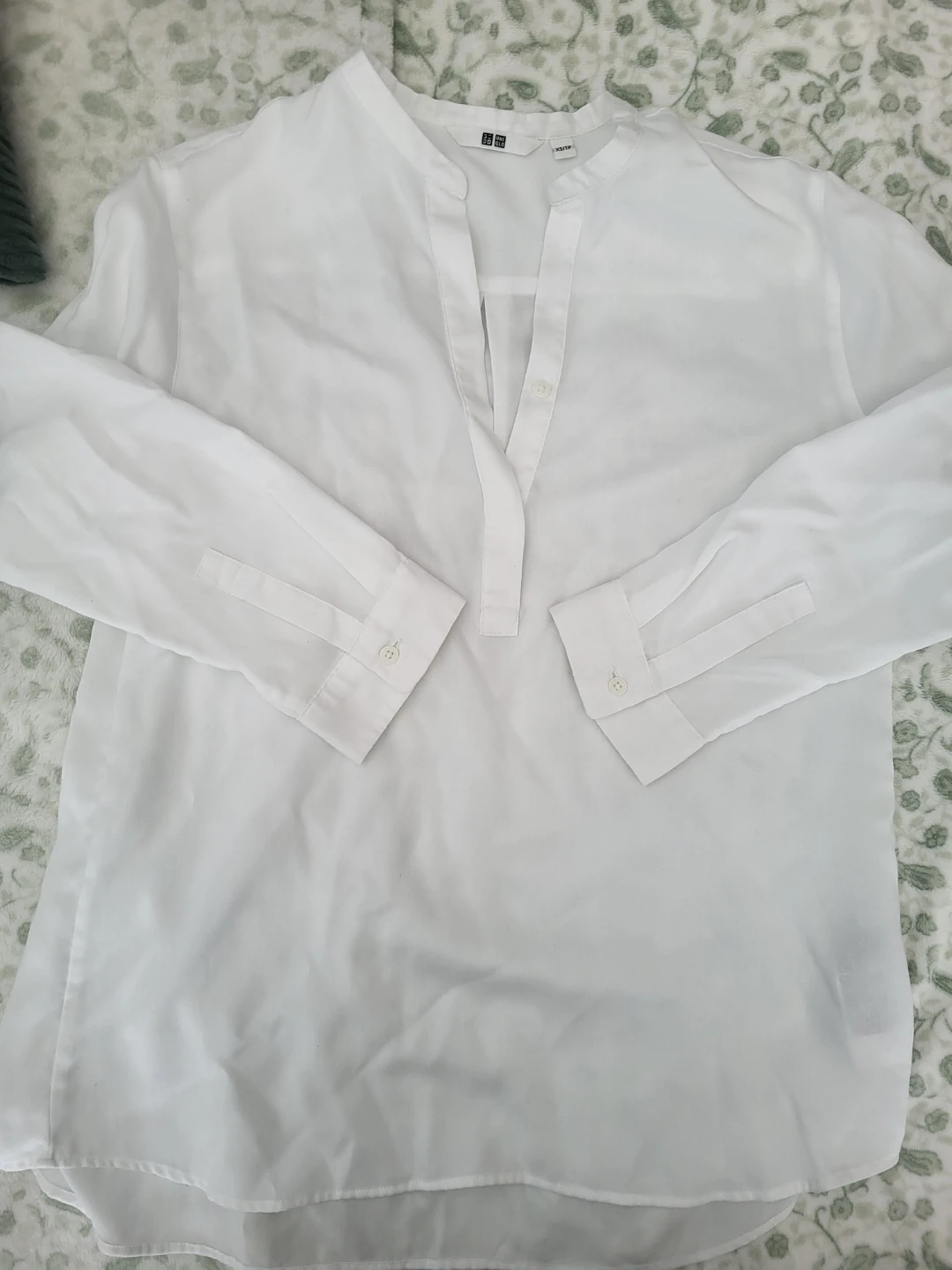 UNIQLO Women's White Band Collar Long Sleeve Blouse XS
