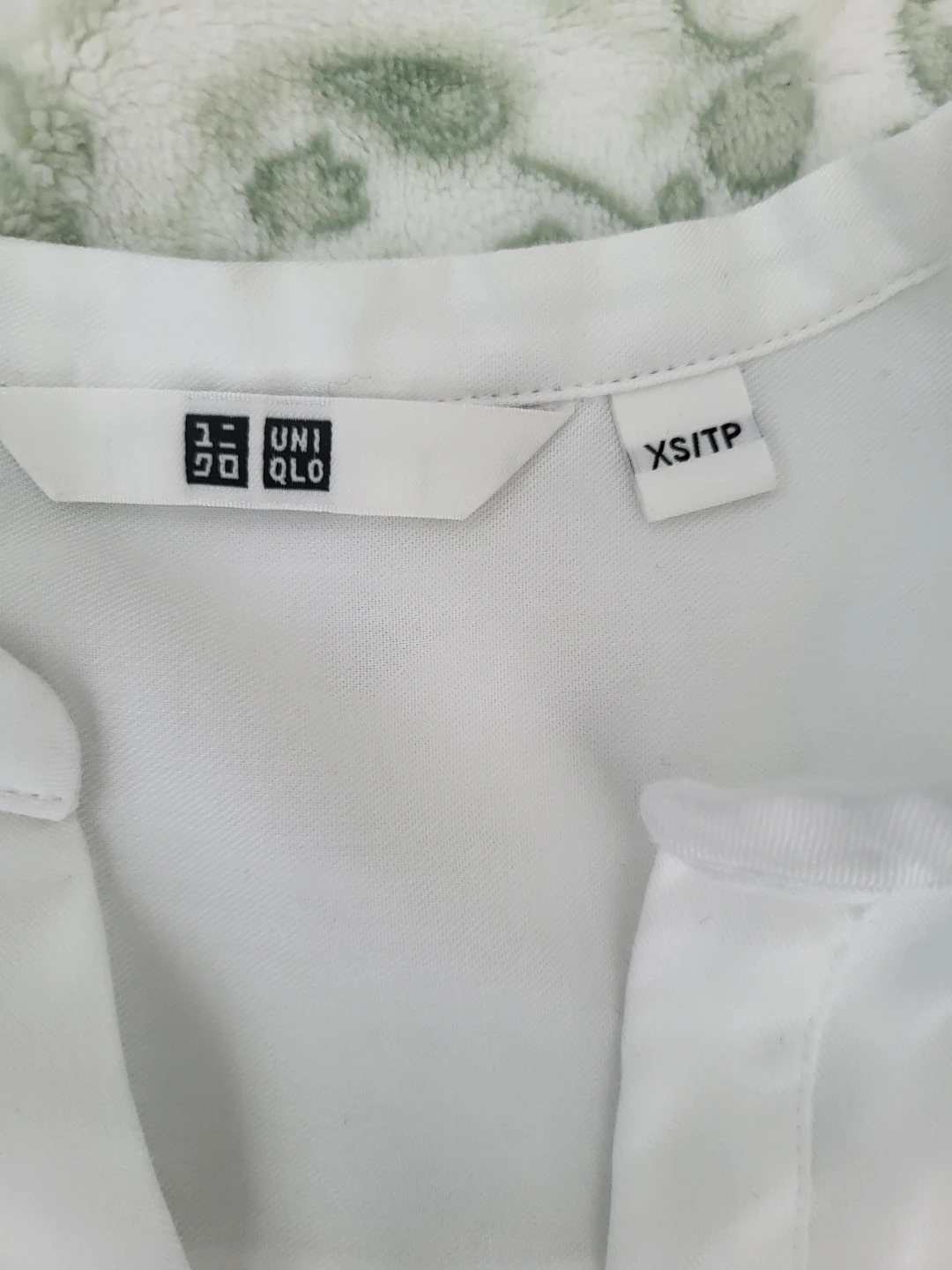 UNIQLO Women's White Band Collar Long Sleeve Blouse XS - photo 2