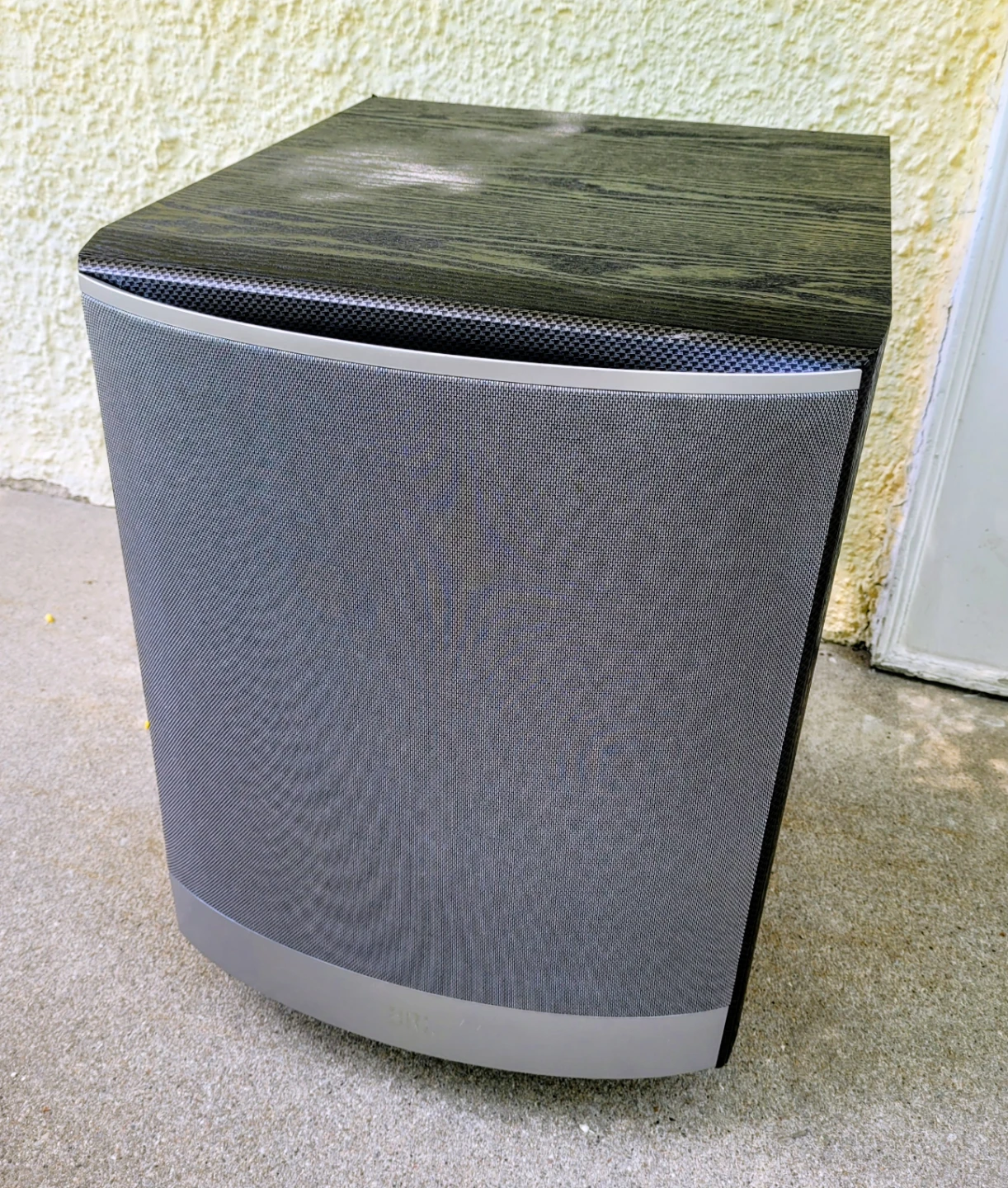 JBL Venue SUB12 Subwoofer - 12" 250w (RMS) / 500w Peak - photo 2