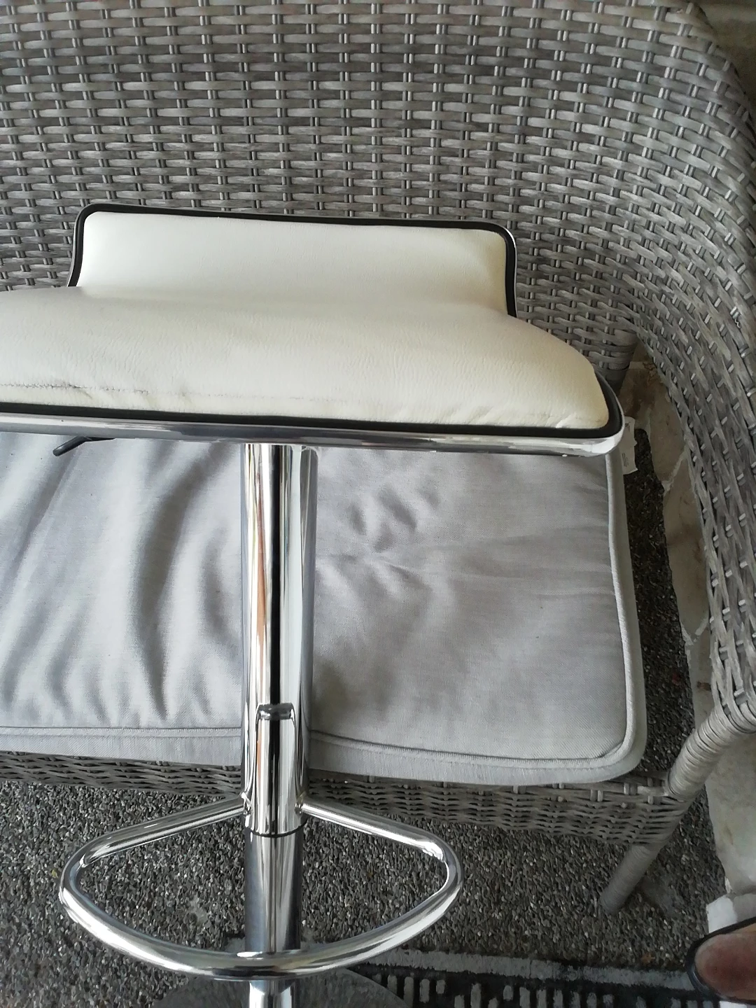 Adjustable Bar Stools - Set of 2 - photo 2