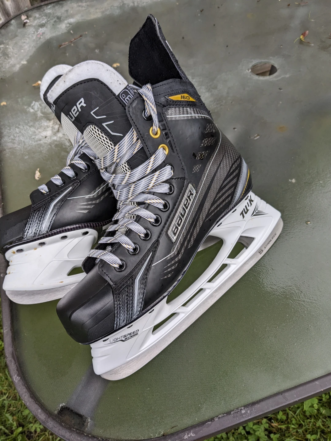 Bauer Supreme 160 Hockey Skates