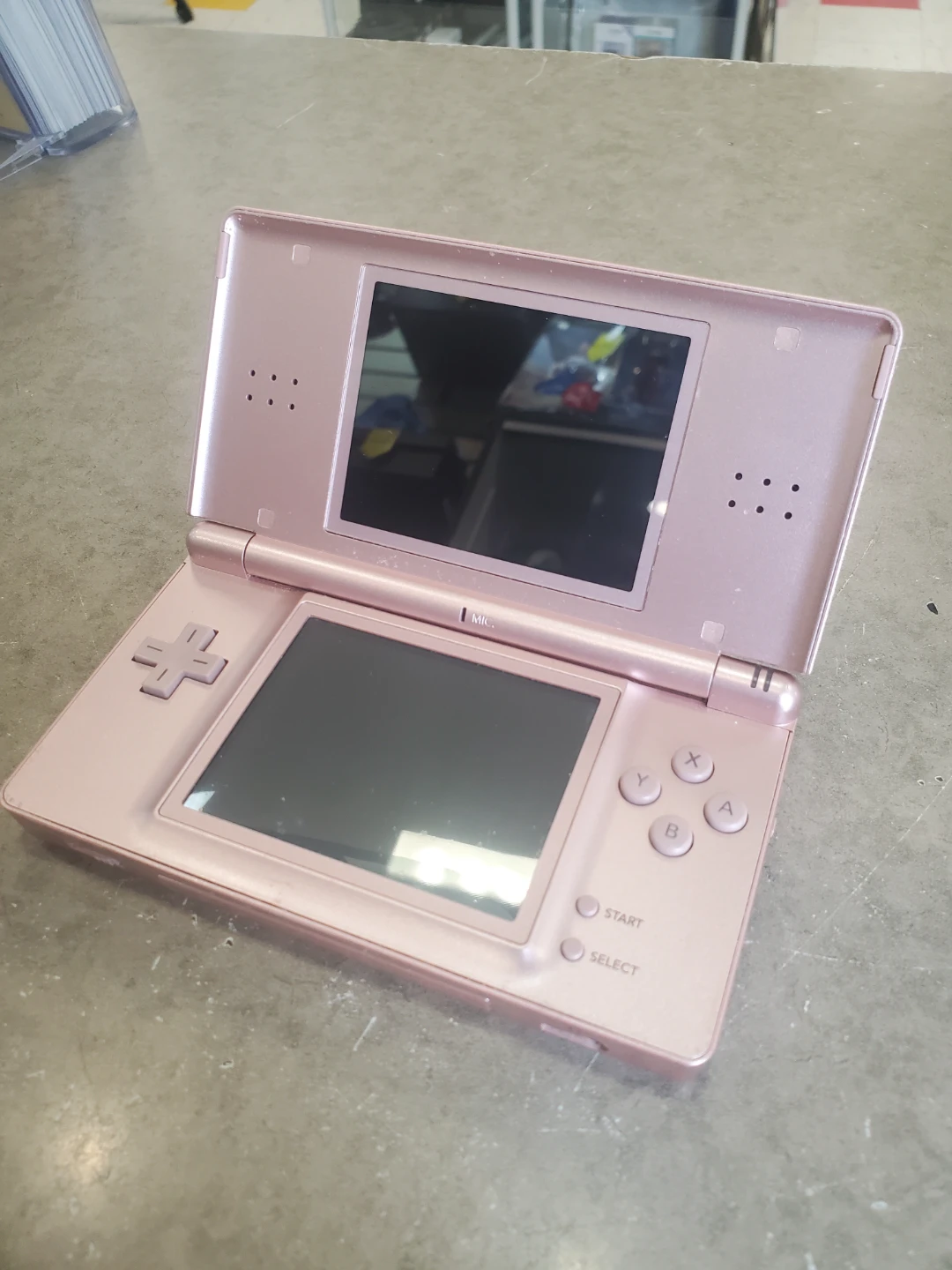 Nintendo DS Lite in Metallic Rose - photo 2