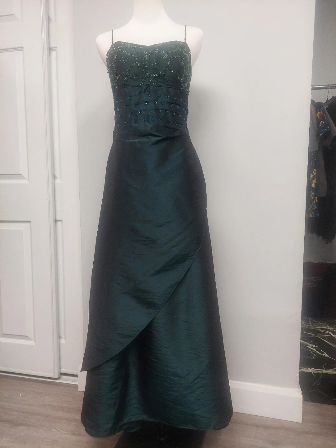Green Beaded Evening Gown - photo 2