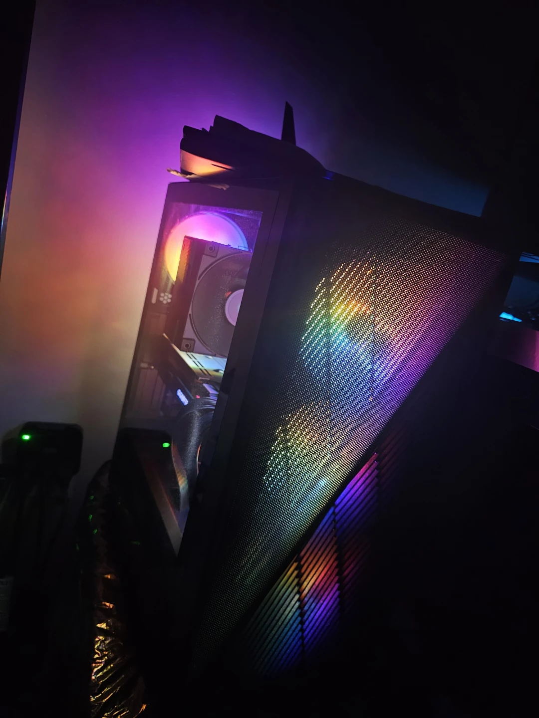 Gaming PC with Ryzen 7 7700X and RX 7700 XT