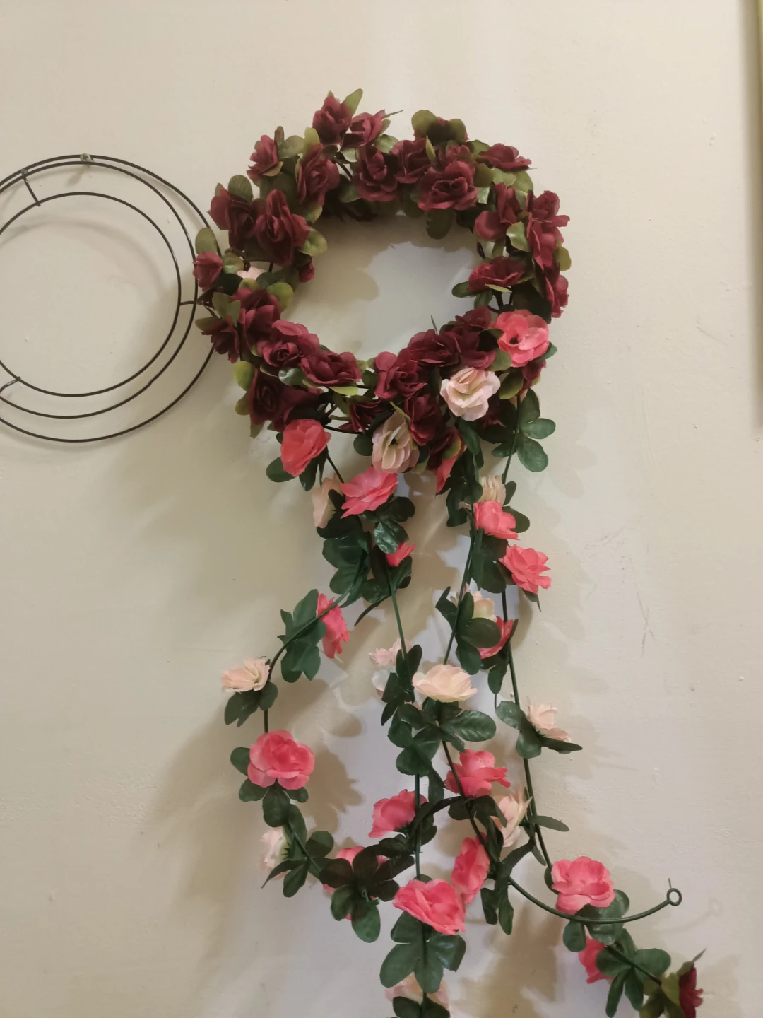 Artificial Rose Wreath with Draping Garland⚽