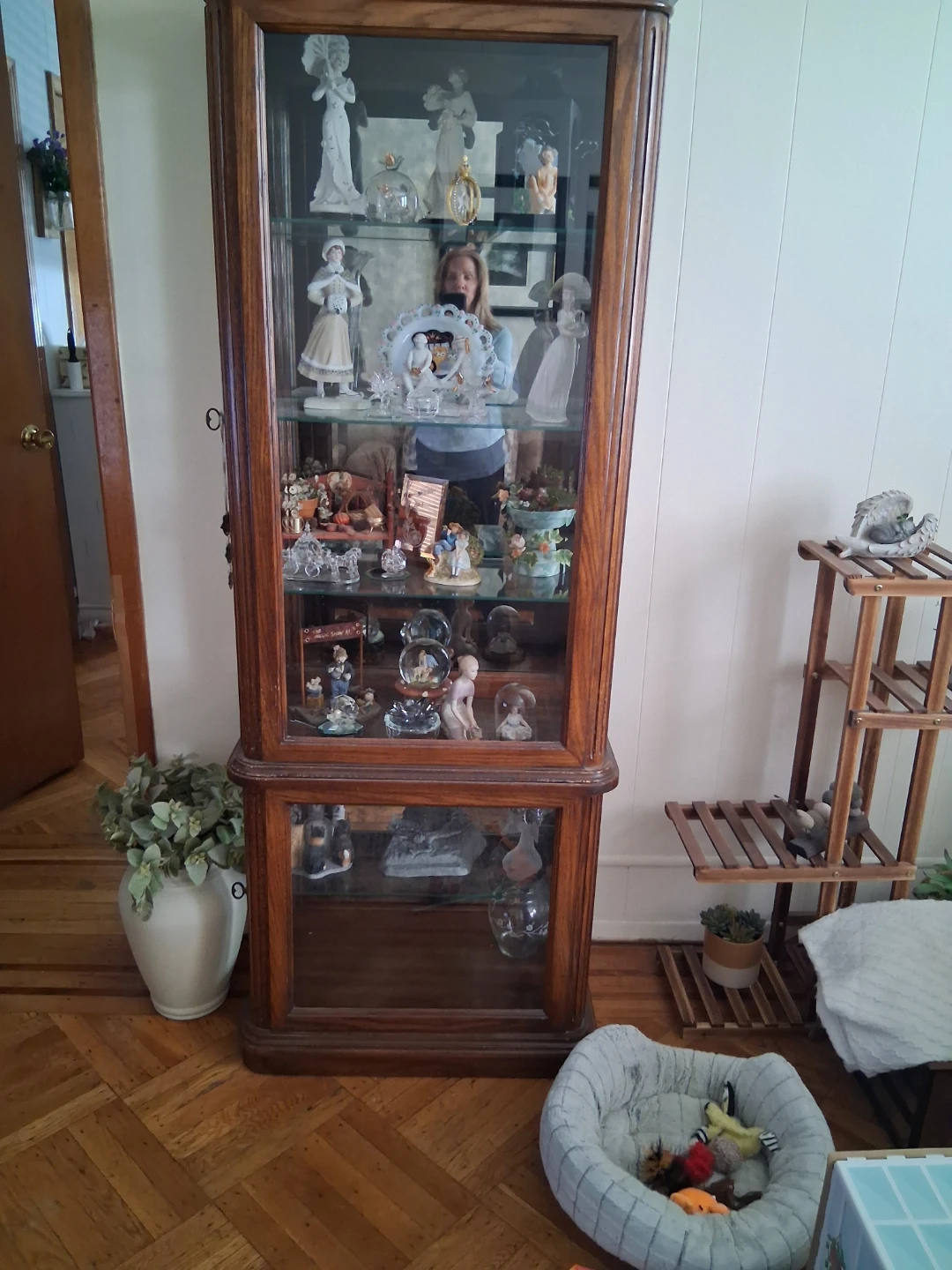 Wooden Display Cabinet - photo 2
