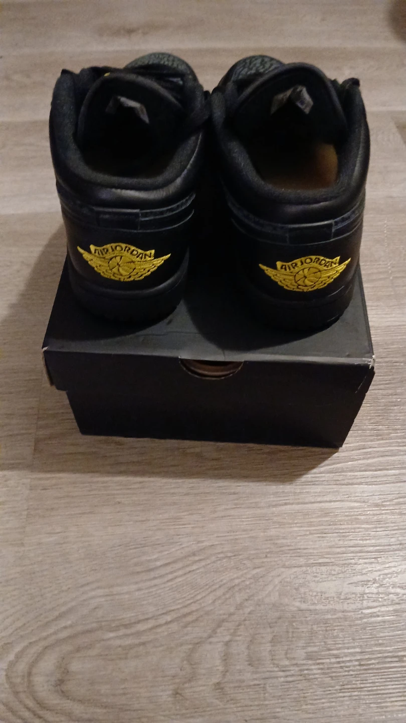 Jordan 1 Low SE black/yellow Anthracite - photo 4