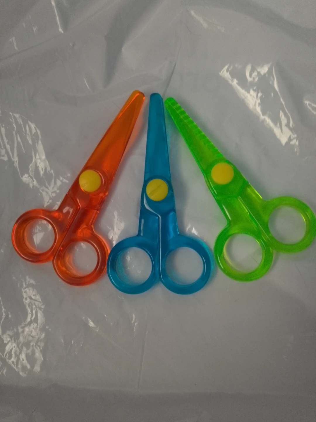 Plastic Patterned Scissors ⚽