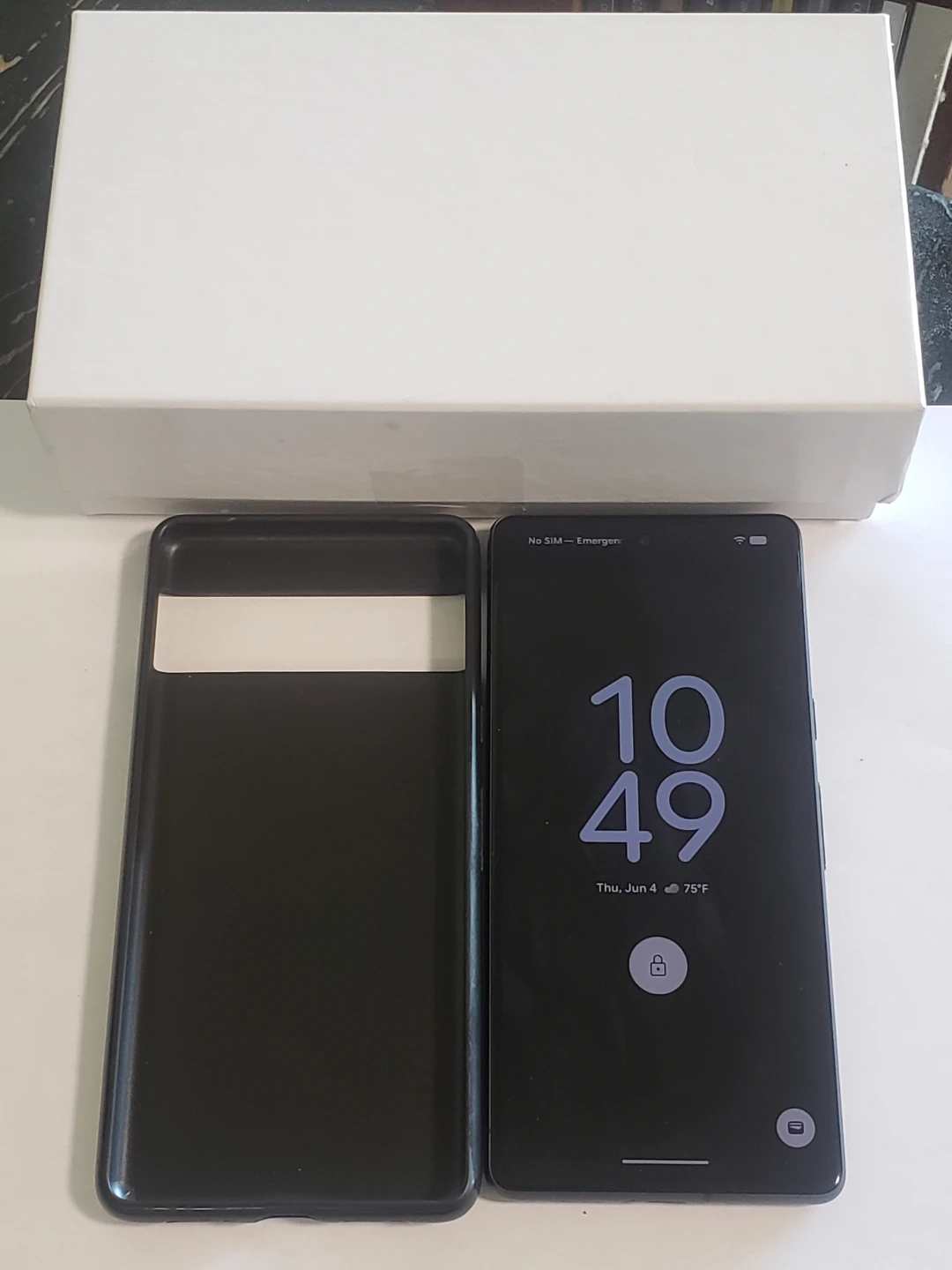 *Minty* 128 GB Google Pixel 7 phone + protective case + box