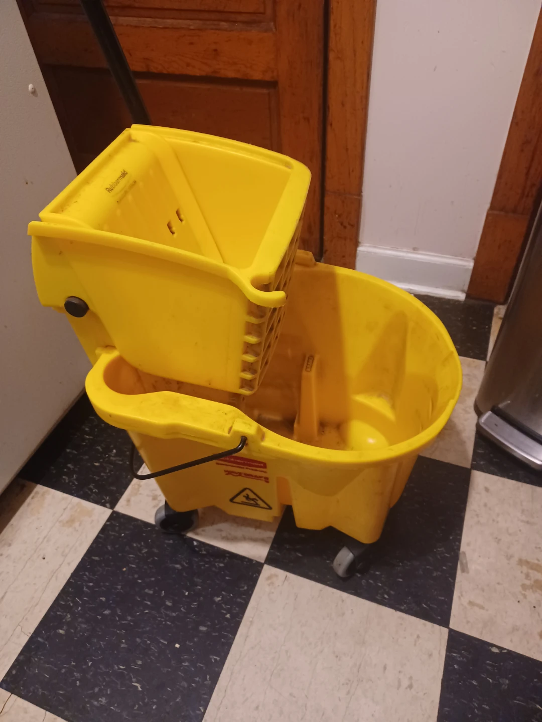 Rubbermaid Mop Bucket Wringer - photo 3