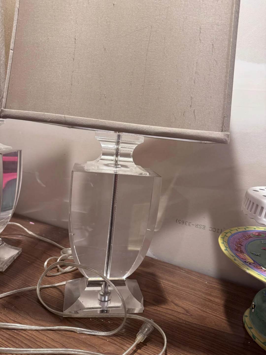 Pair of Clear Acrylic Table Lamps - photo 2