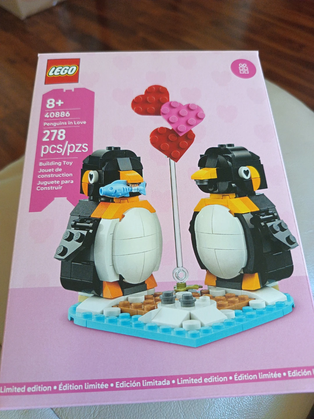 LEGO 40886 Penguins in Love Building Set - photo 4