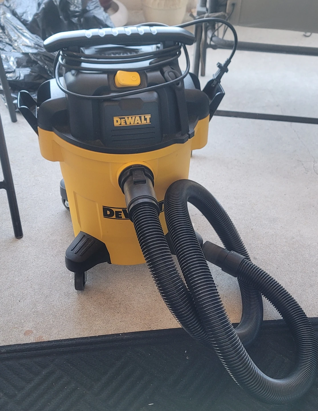 DeWalt Wet/Dry Shop Vacuum - photo 2
