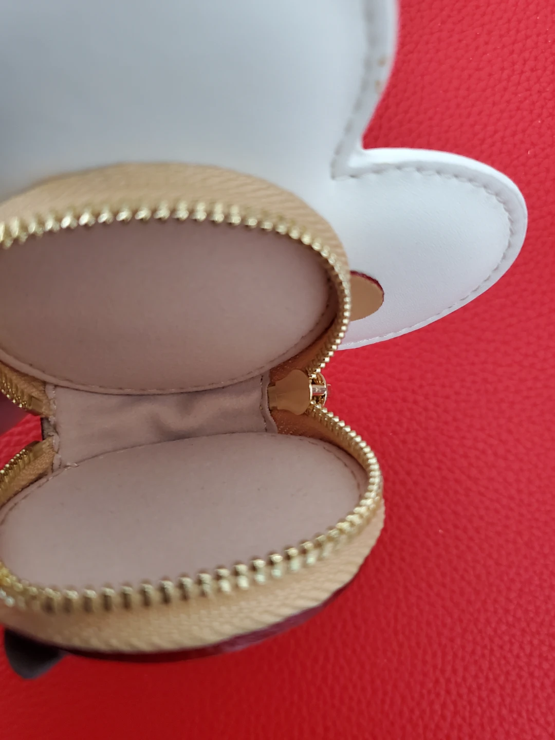 Flower shaped coin purse keychain accessory - photo 3