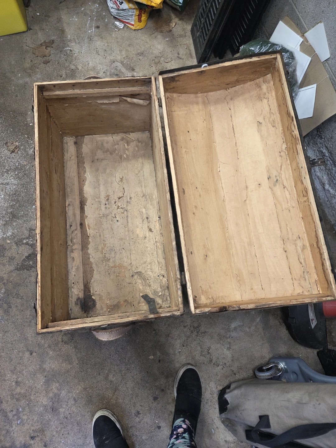Antique Steamer Trunk Travel Chest - photo 2