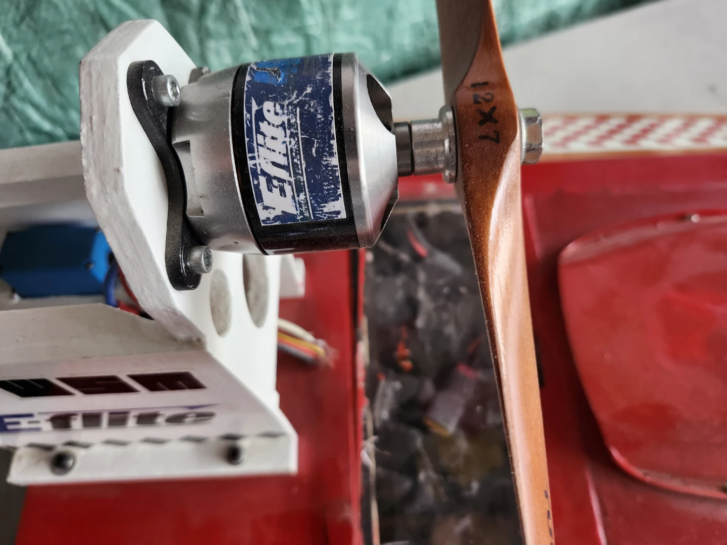 RC Boat with Remote and Battery - photo 3