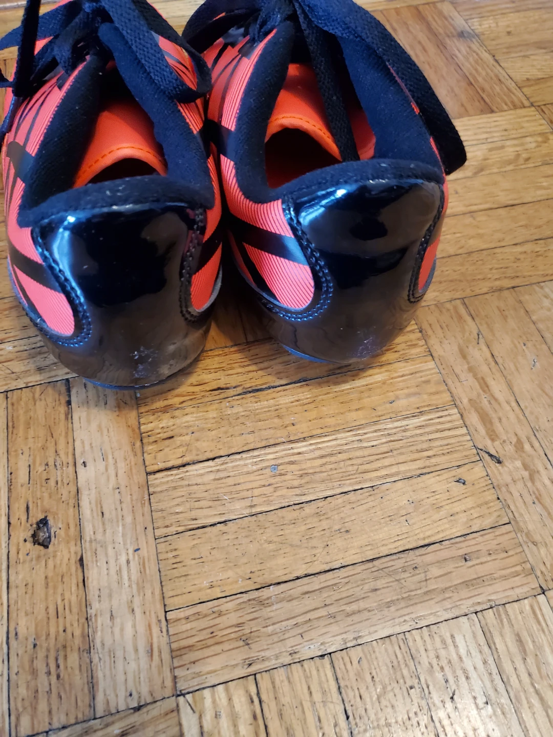 Women's/ Girls  Cleats Brand New Size 6 - photo 3