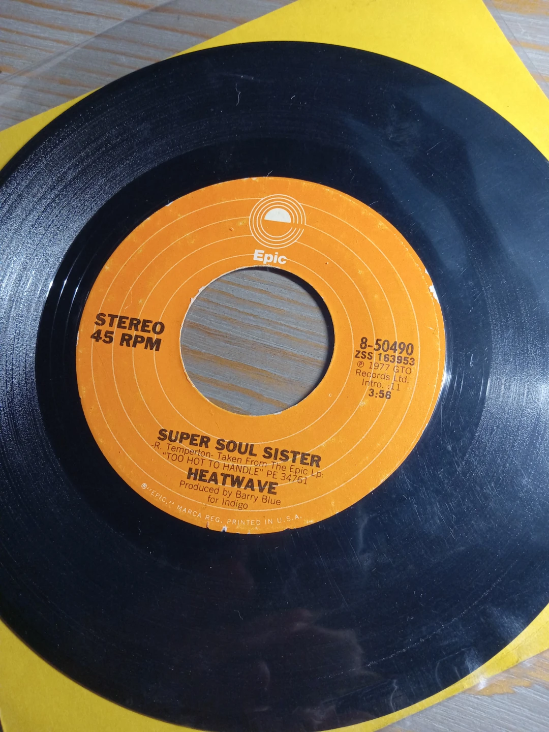 Heatwave Always and Forever / Super Soul Sister 7" Vinyl Record