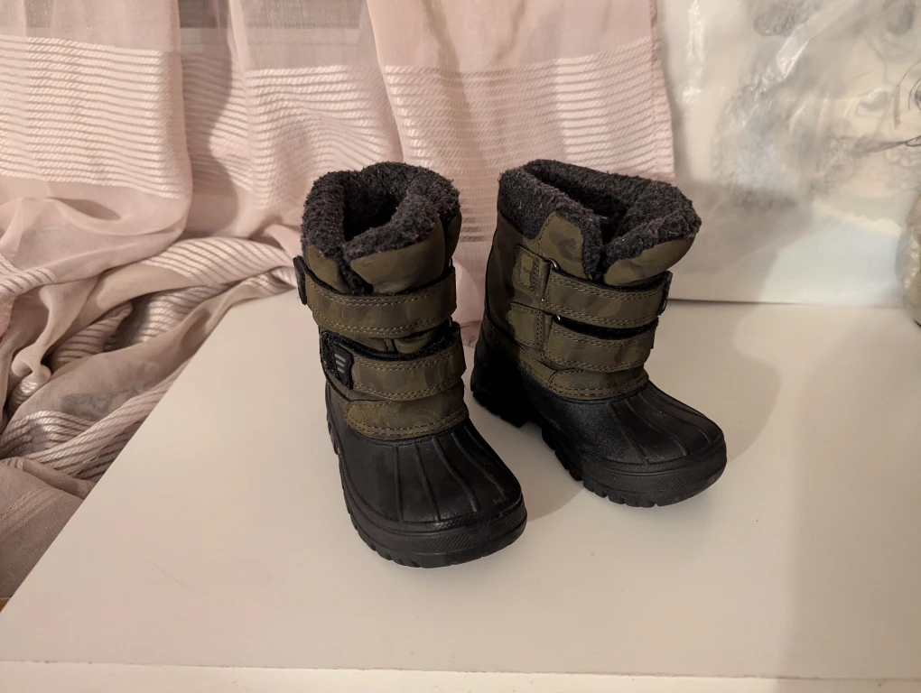 Kids' Winter Boots Size 7 - photo 2