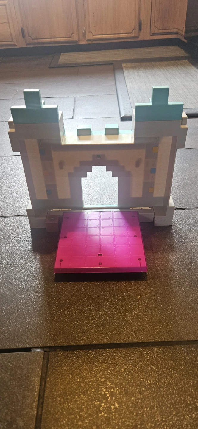 Mattel Minecraft Collector Case with Mini Figures and platform - photo 3