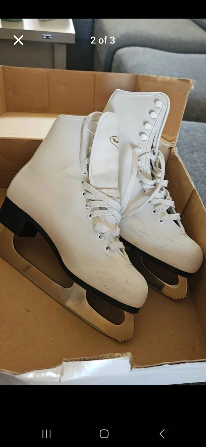 Figure Skates Size 5 - photo 2