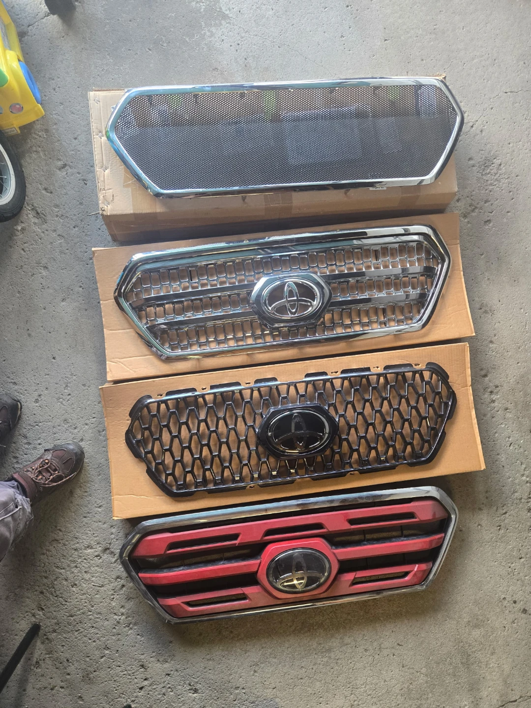 Toyota Tacoma 2016 to 2019 take them all for $300 - photo 2