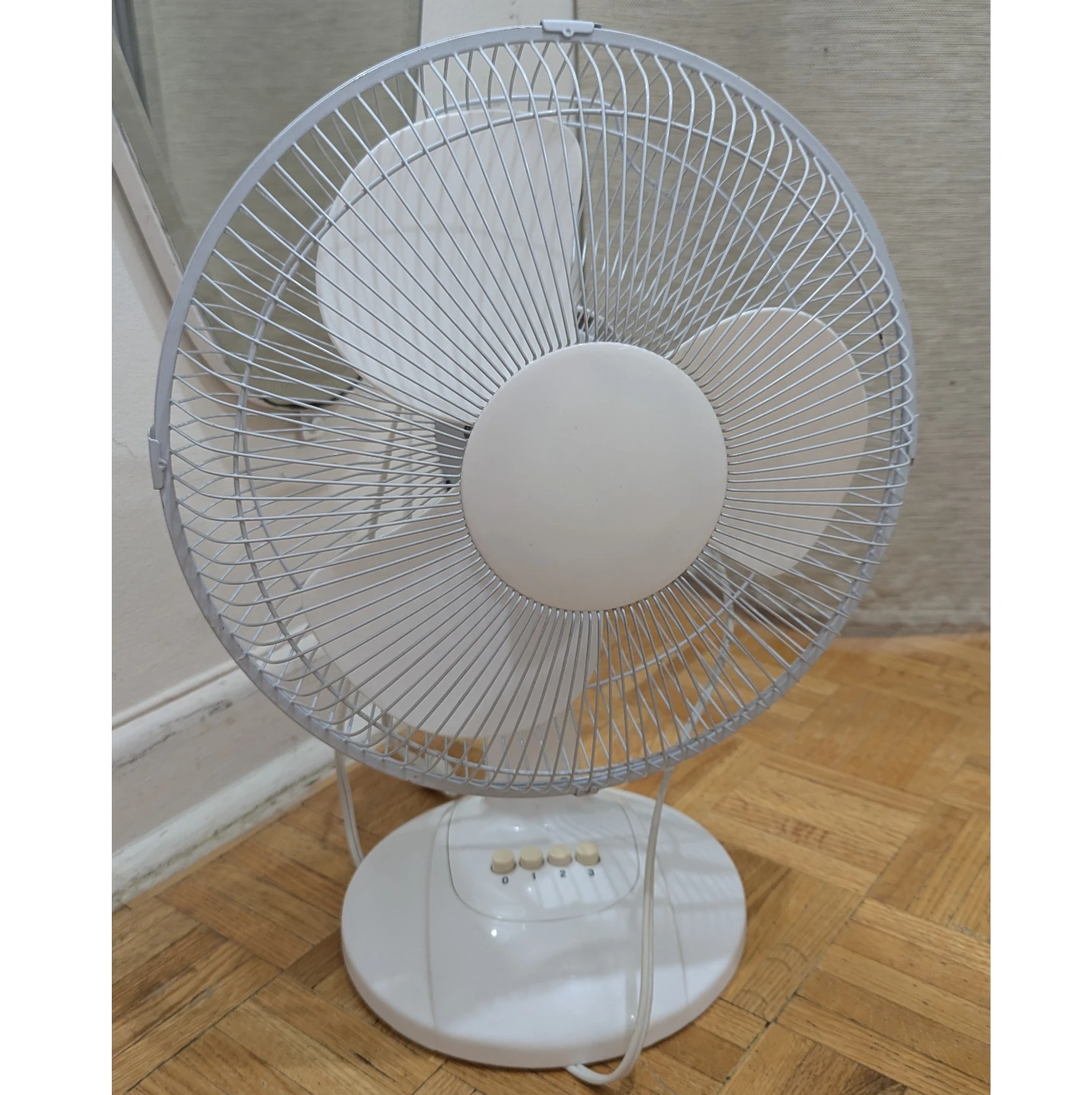 12-inch 3-Speeds Oscillating Table Fan 3-speed FT30-8MB