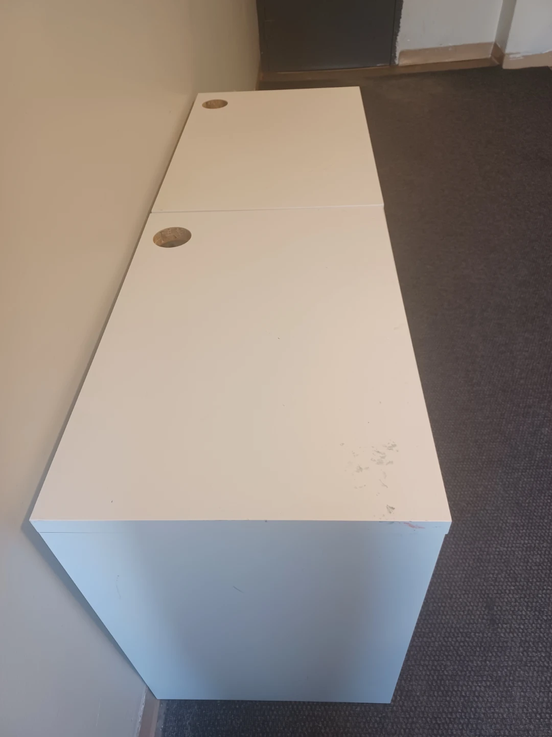 2 WHITE MINI COMPUTER DESKS. - photo 2