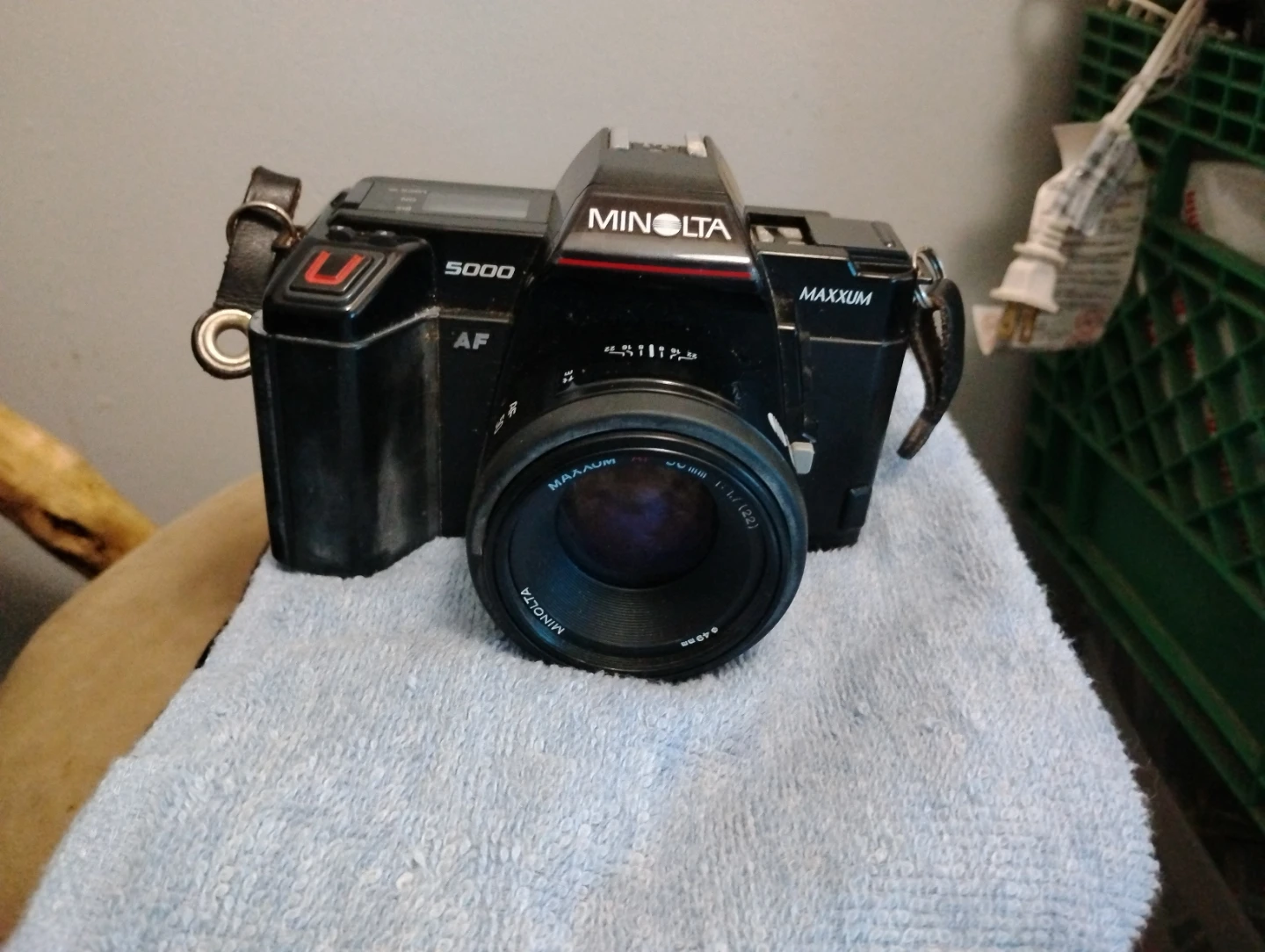 Minolta 5000 AF Maxxum Camera with Lens - photo 3