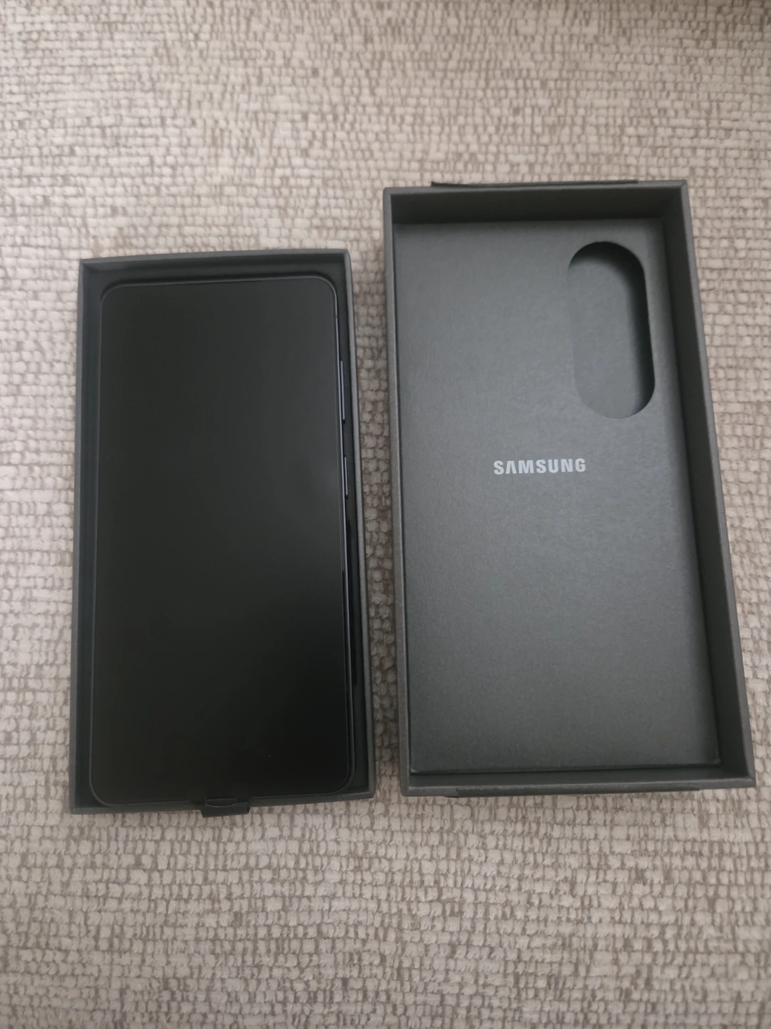 Brand New Samsung Galaxy S26 Smartphone 256gb - photo 2