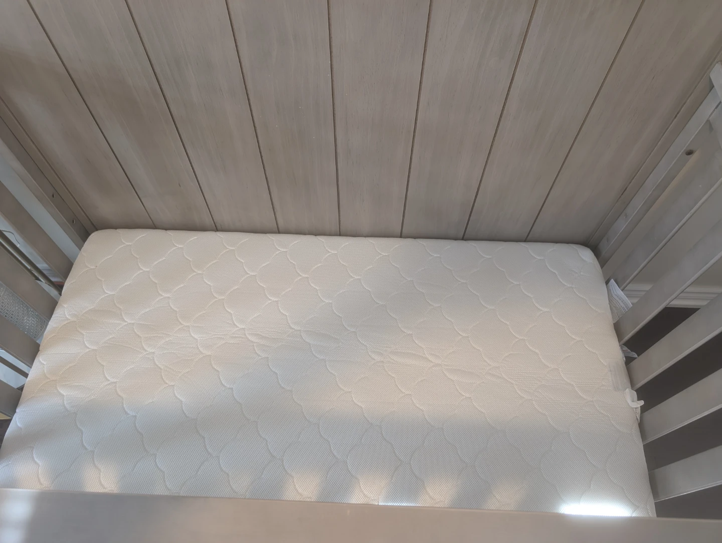 Grey Sanibel Wooden Crib with Newton Mattress - photo 5