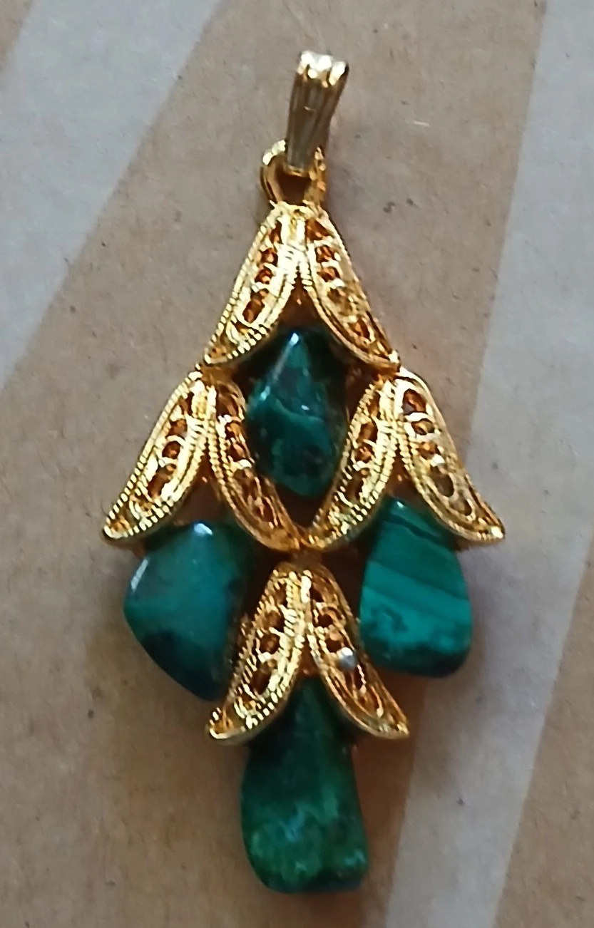 Gold tone malachite pendant