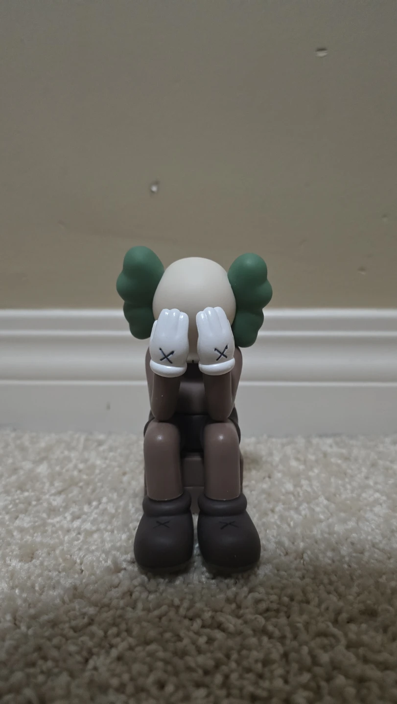 KAWS Figures - photo 2