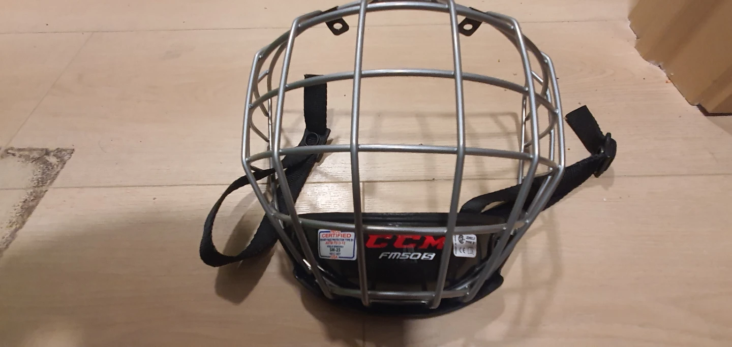 CCM FM50B Hockey Cage