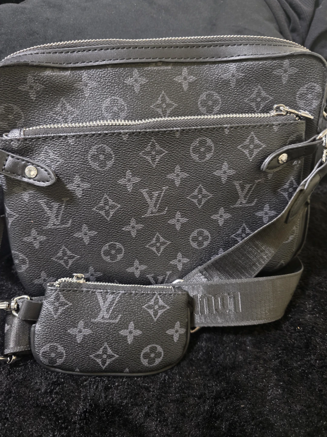 Louis Vuitton Monogram Shoulder Bag with Pouch - photo 3