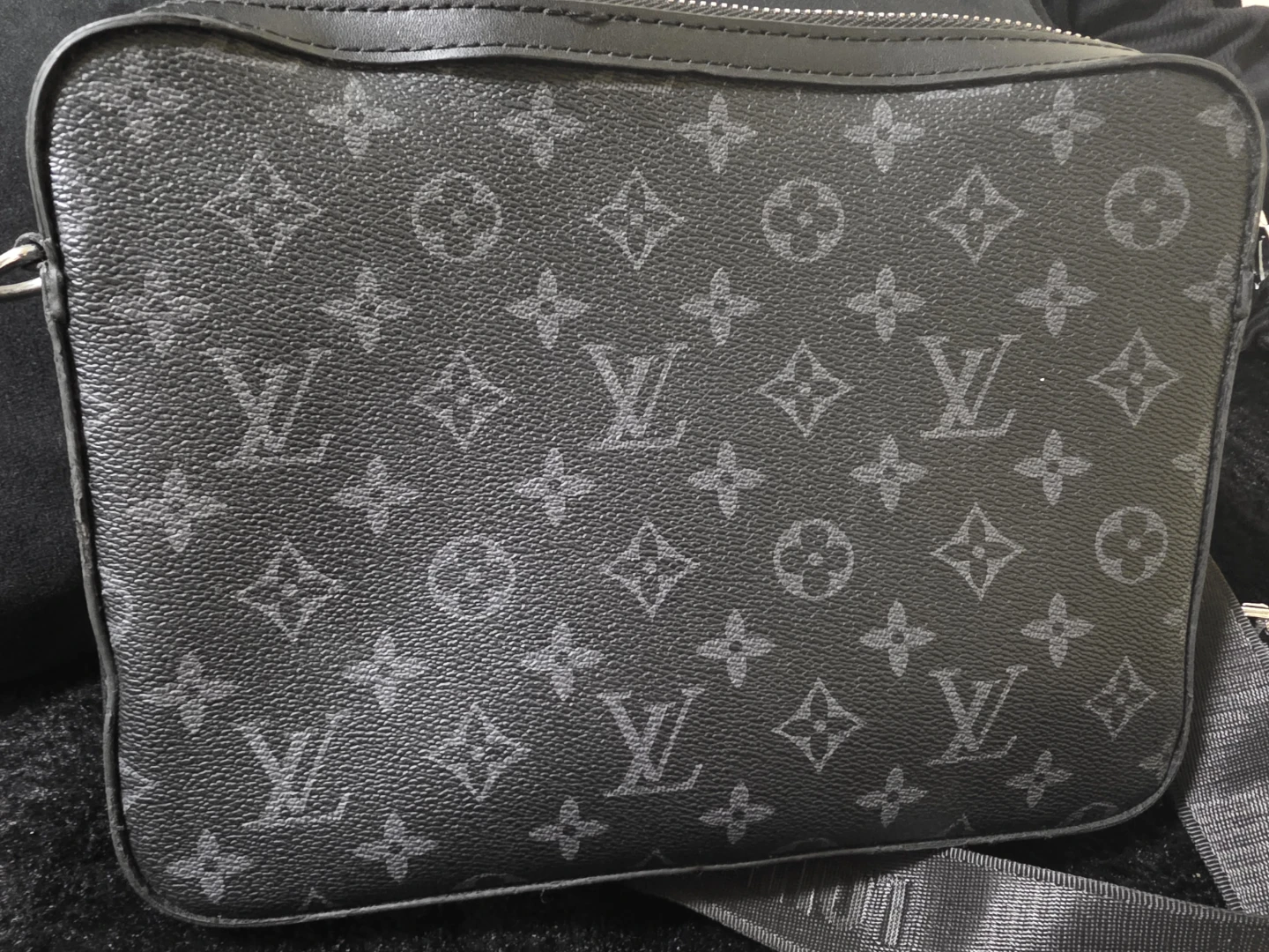 Louis Vuitton Monogram Shoulder Bag with Pouch - photo 4