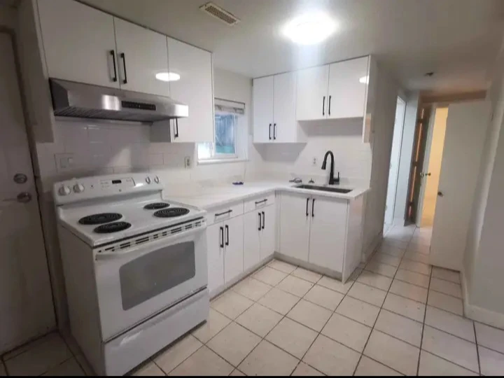 Room for rent (read description) - photo 5