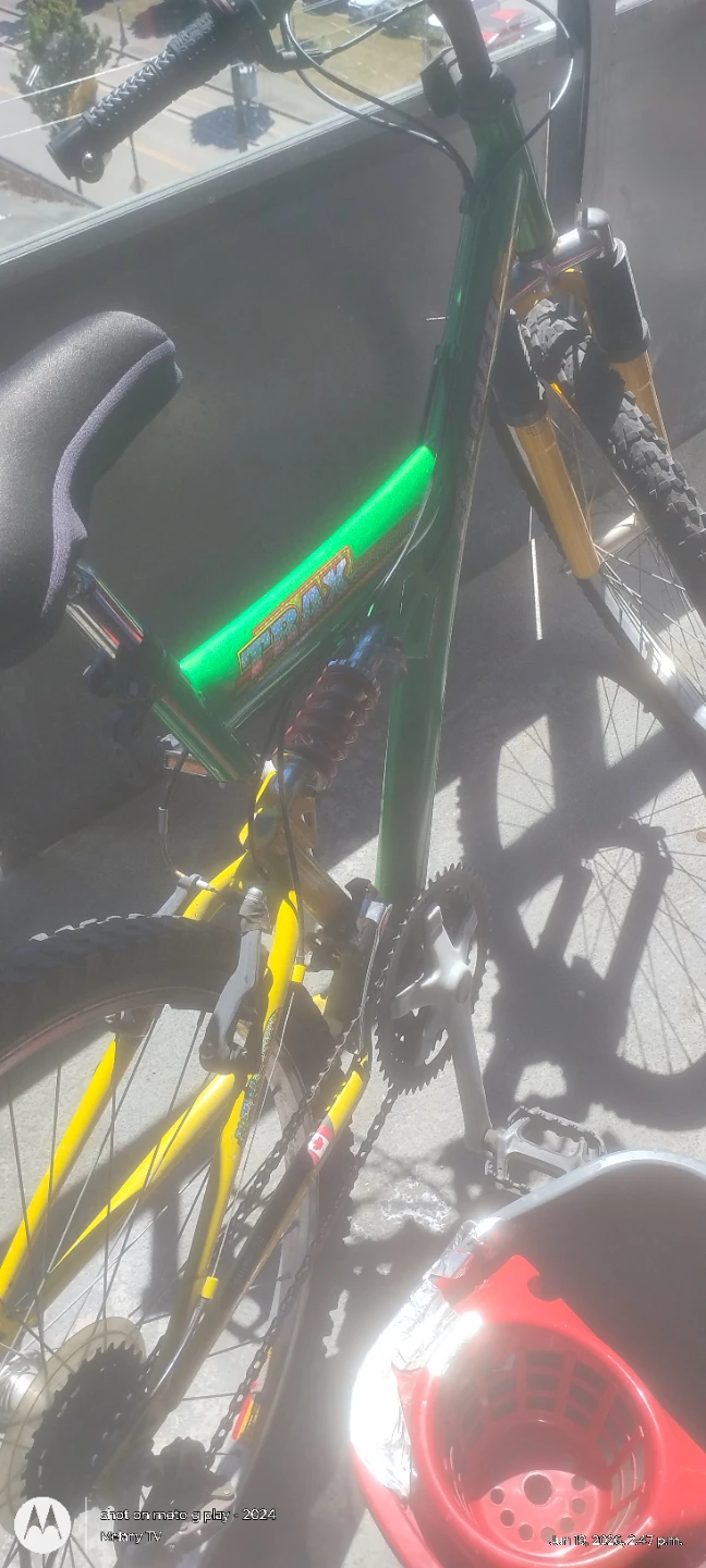 Glacier 26 track shock absorbent bike