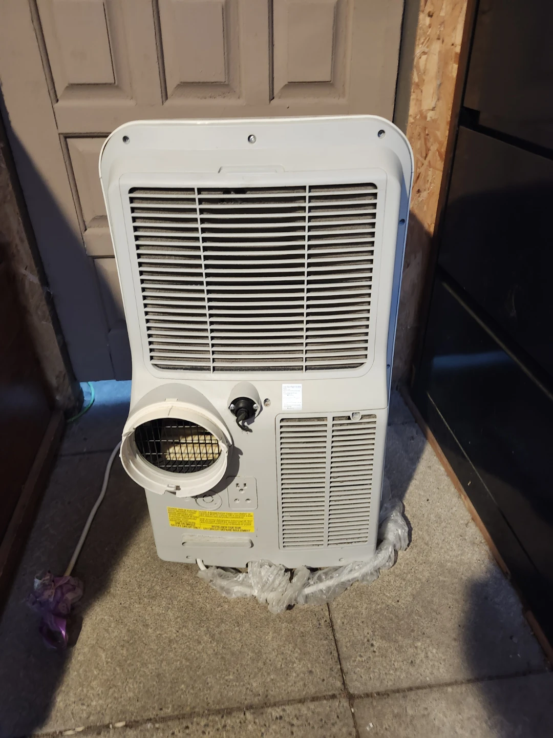 Arctic King Portable Air Con 14000 BTU  (read description) - photo 3