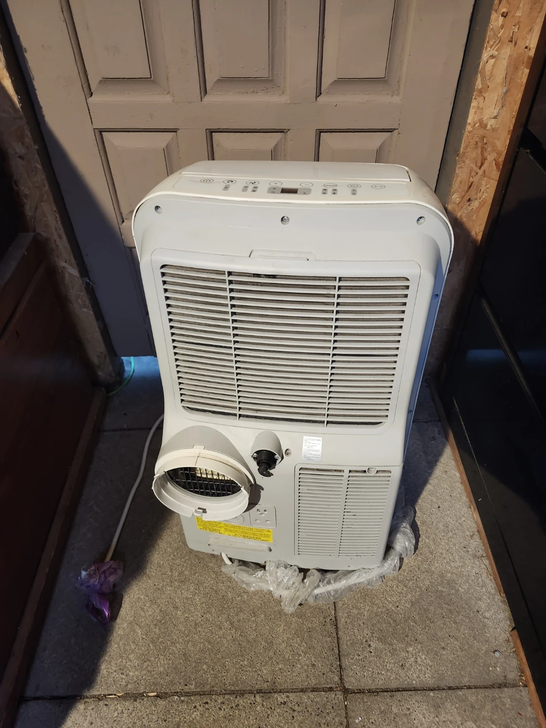 Arctic King Portable Air Con 14000 BTU  (read description) - photo 4