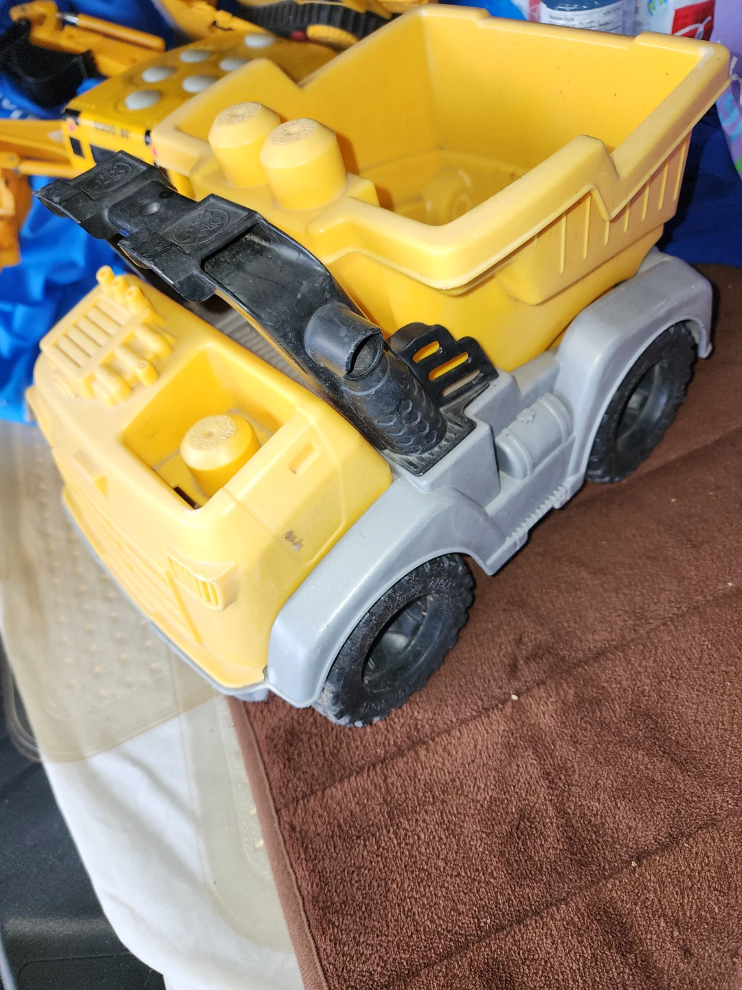 CAT Toy Bulldozer - photo 4