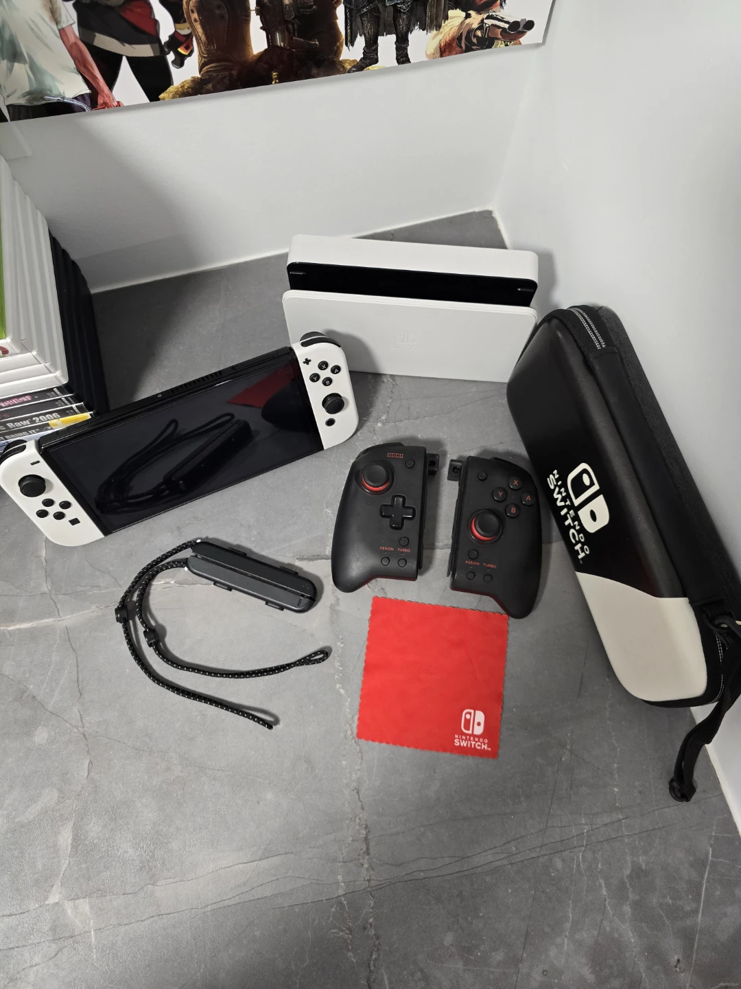 Nintendo Switch (OLED White) - photo 2